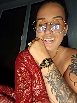 lindsay 33off online show from October 6, 8:39 pm