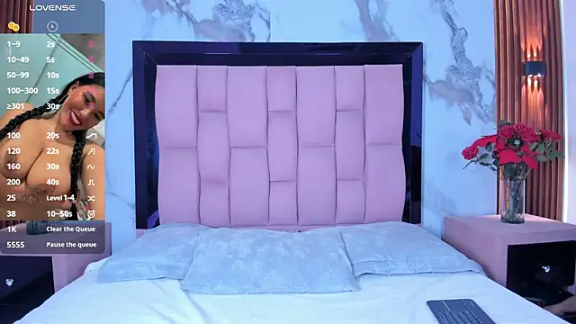 Jeen Taylor online show from March 14, 7:12 pm