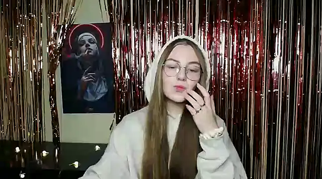 Snapshot of _AlMamiyy_ chatting on December 5, 5:48 am  AlMamiyy  online show from December 5, 5:48 am