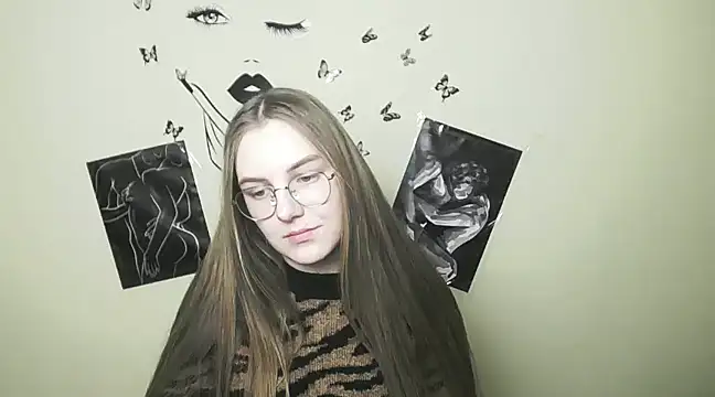 Snapshot of _AlMamiyy_ chatting on December 8, 4:18 pm  AlMamiyy  online show from December 8, 4:18 pm