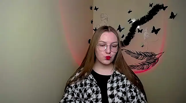 Snapshot of _AlMamiyy_ chatting on February 7, 1:53 pm  AlMamiyy  online show from February 7, 1:53 pm