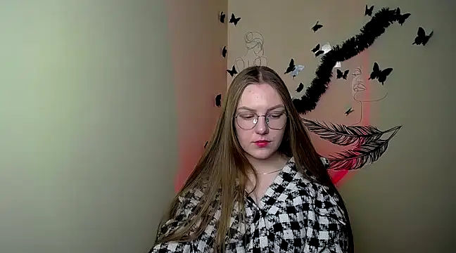 Snapshot of _AlMamiyy_ chatting on February 7, 4:56 pm  AlMamiyy  online show from February 7, 4:56 pm