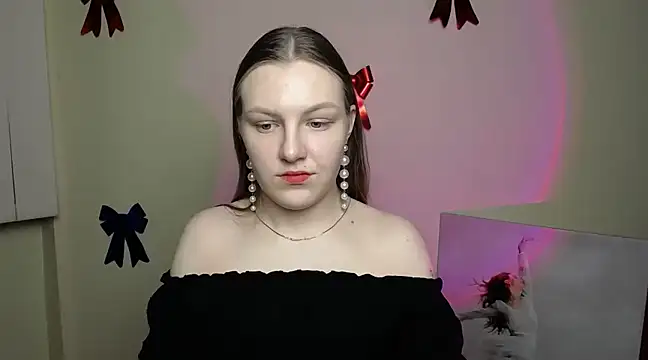 Snapshot of _AlMamiyy_ chatting on February 10, 12:19 am  AlMamiyy  online show from February 10, 12:19 am