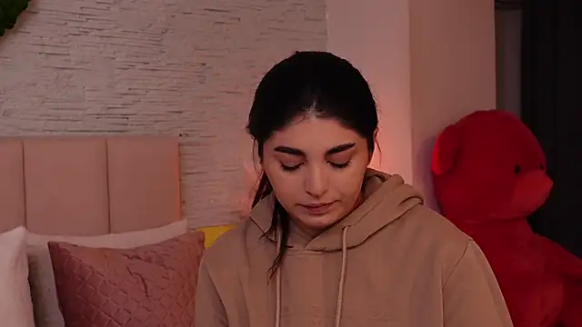 RachelSwaan online show from January 18, 4:48 am