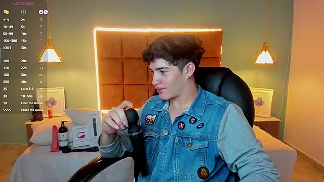 AlejooTwink online show from September 23, 8:50 am