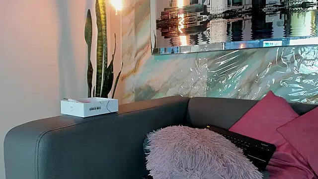 Layla 707 online show from March 8, 10:56 pm