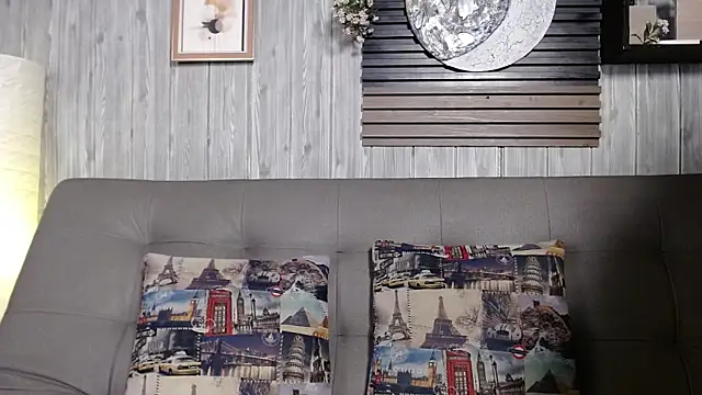 Layla 707 online show from February 11, 6:35 pm