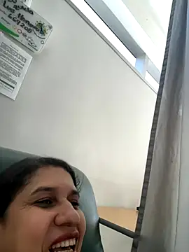 siri duque online show from September 9, 12:37 pm