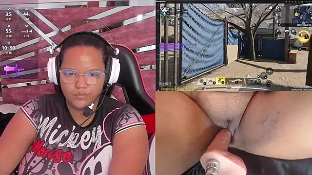 MhiaRey online show from October 31, 1:23 pm