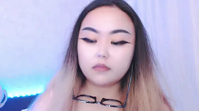 Snapshot of amelia_sunlight chatting on June 26, 5:06 pm amelia sunlight online show from June 26, 5:06 pm