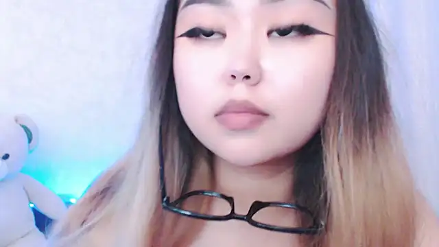 Snapshot of amelia_sunlight chatting on June 27, 4:12 pm amelia sunlight online show from June 27, 4:12 pm