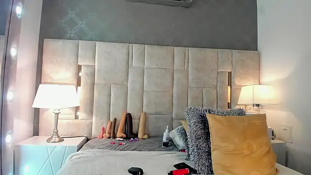 GaleHodge online show from February 8, 4:14 am