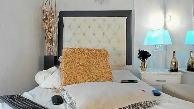 GaleHodge online show from October 11, 1:09 pm