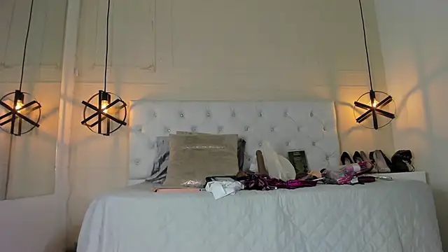 Snapshot of Slut_Milf_ chatting on January 9, 6:15 pm Slut Milf  online show from January 9, 6:15 pm