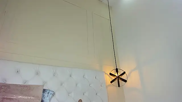 Snapshot of Slut_Milf_ chatting on January 21, 1:18 am Slut Milf  online show from January 21, 1:18 am