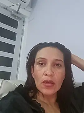 Snapshot of Slut_Milf_ chatting on March 5, 1:42 am Slut Milf  online show from March 5, 1:42 am