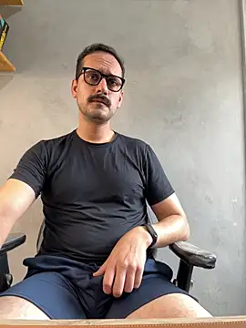 Snapshot of Superdad chatting on October 13, 1:44 pm Superdad online show from October 13, 1:44 pm