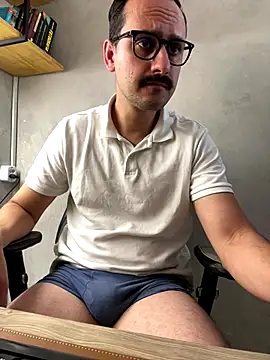 Snapshot of Superdad chatting on October 16, 2:07 pm Superdad online show from October 16, 2:07 pm