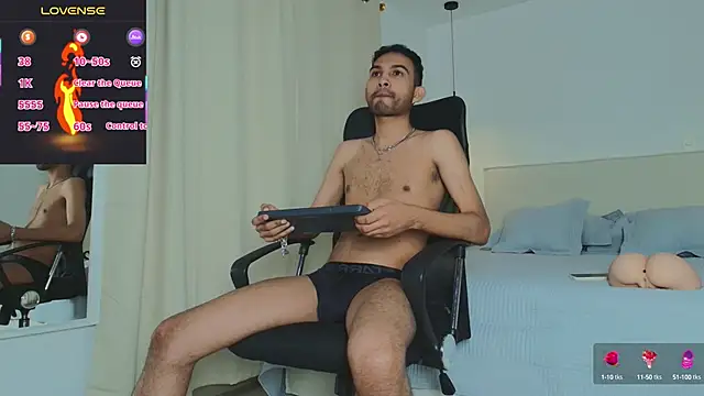 Snapshot of _miguel0 chatting on February 13, 6:59 pm miguel0 online show from February 13, 6:59 pm