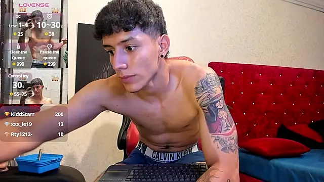 Cristopher23  online show from March 14, 2:20 am