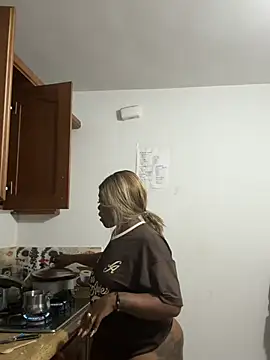 Snapshot of Lilybaudinx96 chatting on February 15, 2:19 am Lilybaudinx96 online show from February 15, 2:19 am