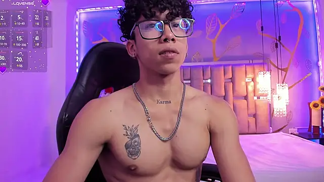 AkazaBoy  online show from March 14, 4:43 am