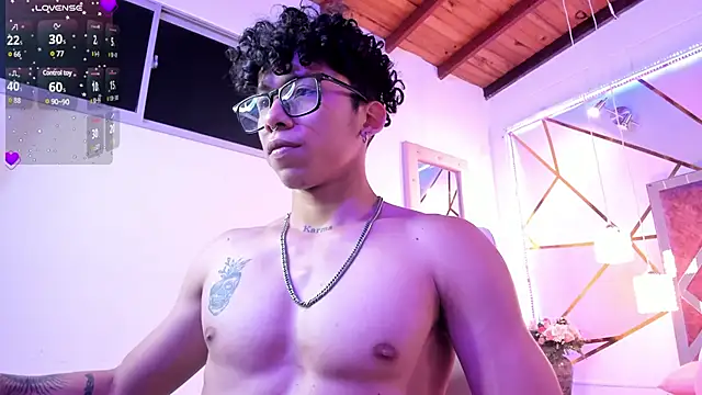 AkazaBoy  online show from March 15, 10:35 am