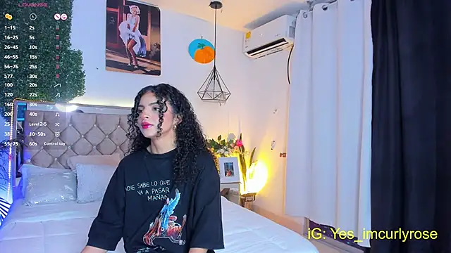 Snapshot of CurlyRose__ chatting on September 17, 10:44 pm CurlyRose   online show from September 17, 10:44 pm