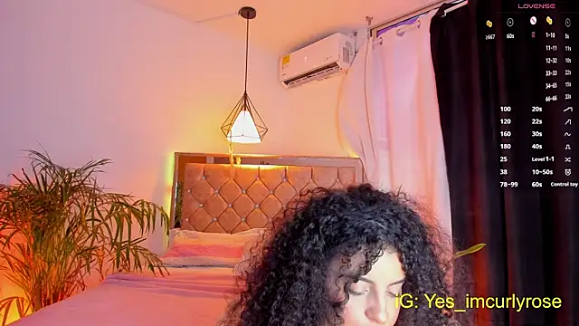 Snapshot of CurlyRose__ chatting on October 3, 10:18 pm CurlyRose   online show from October 3, 10:18 pm