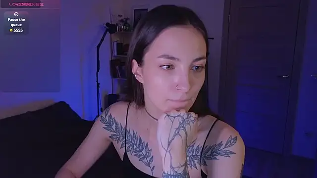 Snapshot of Space_X_Roxy_ chatting on December 1, 7:58 pm Space X Roxy online show from December 1, 7:58 pm