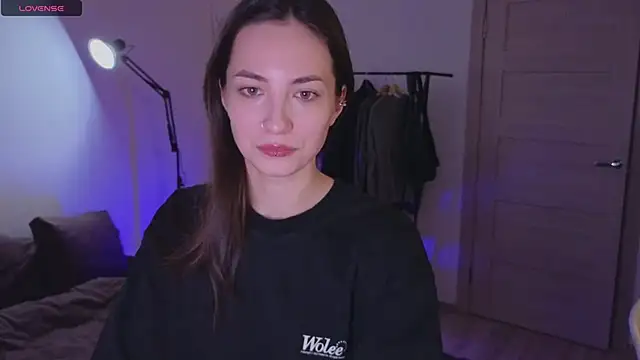 Snapshot of Space_X_Roxy_ chatting on December 9, 3:44 pm Space X Roxy online show from December 9, 3:44 pm