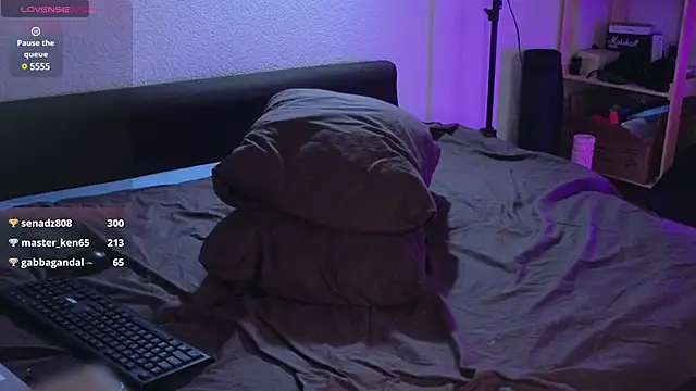 Snapshot of Space_X_Roxy_ chatting on January 12, 7:53 pm Space X Roxy online show from January 12, 7:53 pm