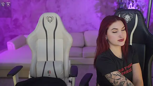 Magnetic Mia  online show from March 11, 7:36 pm