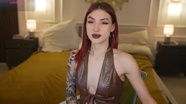 Magnetic Mia  online show from March 28, 12:32 am