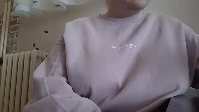 AalinnaK online show from February 24, 10:04 am