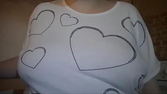 AalinnaK online show from January 8, 11:51 pm