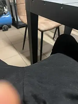 daubine46 online show from April 1, 1:41 pm