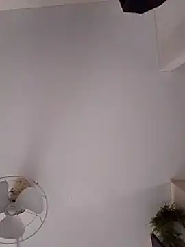 alvaroenriqe23 online show from January 19, 4:11 pm