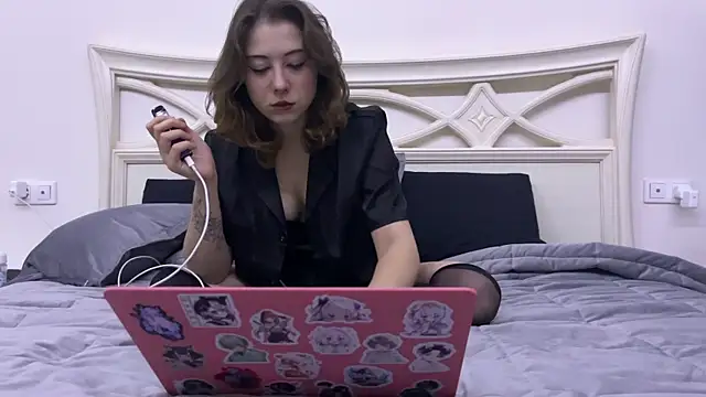 misswishh  online show from December 17, 7:48 pm