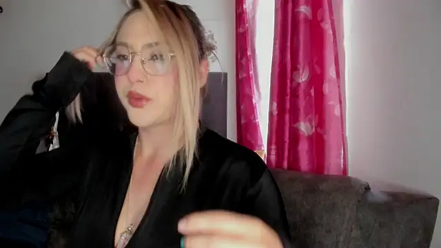 miss julietaa online show from October 21, 12:39 pm