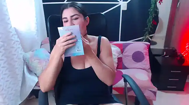 LUCY LI online show from March 21, 6:07 pm