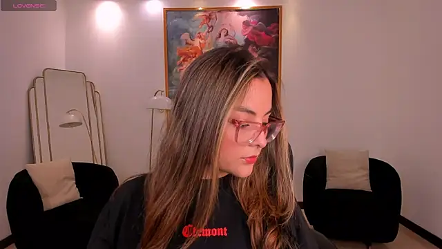 Snapshot of AllisonRogersX chatting on April 25, 7:00 pm AllisonRogersX online show from April 25, 7:00 pm