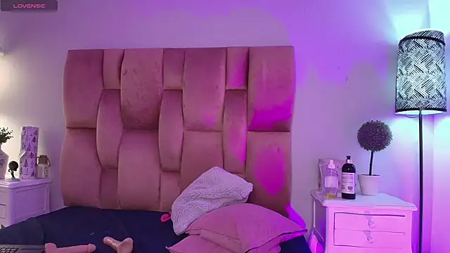 SweetBonniie online show from September 19, 11:22 am