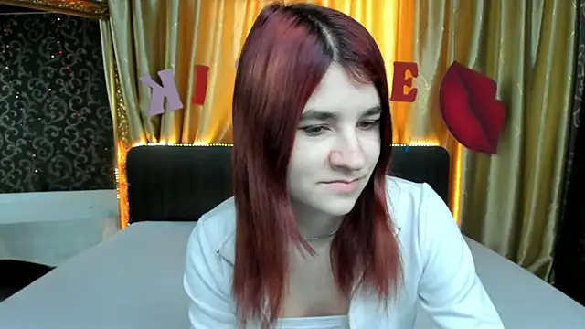  Polly Love  online show from February 18, 1:11 pm