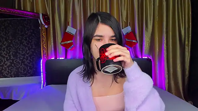  Polly Love  online show from January 7, 7:22 am