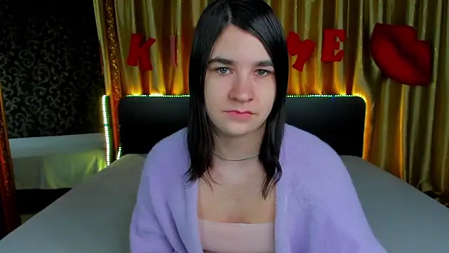  Polly Love  online show from February 16, 7:15 am