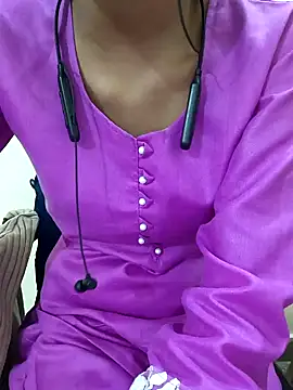 Snapshot of Aradhna_cute chatting on January 14, 4:25 am Aradhna cute online show from January 14, 4:25 am