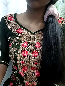 Snapshot of Aradhna_cute chatting on February 13, 10:44 am Aradhna cute online show from February 13, 10:44 am
