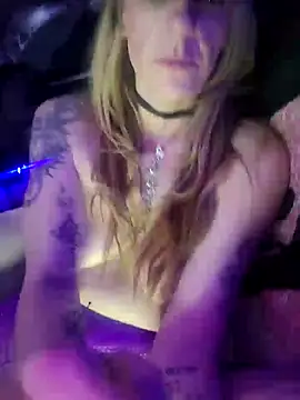 Snapshot of Aliiv21 chatting on March 11, 12:17 pm Aliiv21 online show from March 11, 12:17 pm