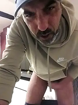 Snapshot of affascino chatting on February 18, 1:01 am affascino online show from February 18, 1:01 am